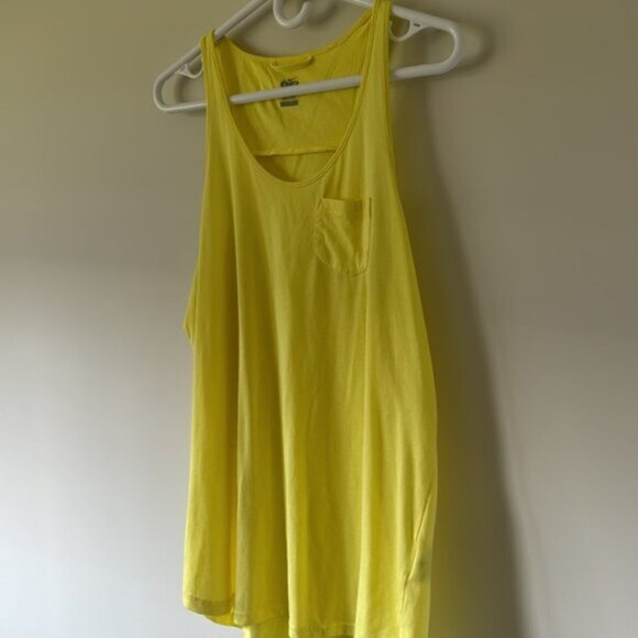 Nike Women Solid Yellow Sleeveless Long Tank Muscle Tee Size XL - Picture 3 of 13